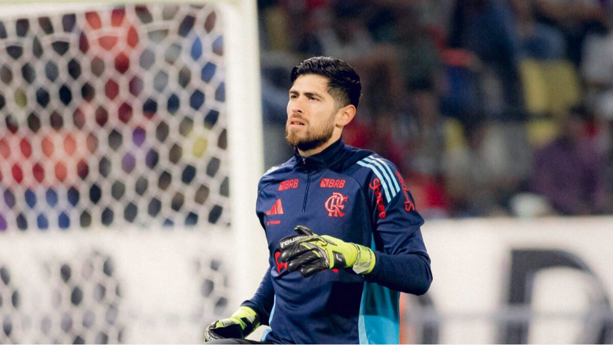 Jogadores do Flamengo sofrem tentativa de assalto na Linha Amarela após retorno da Argentina
