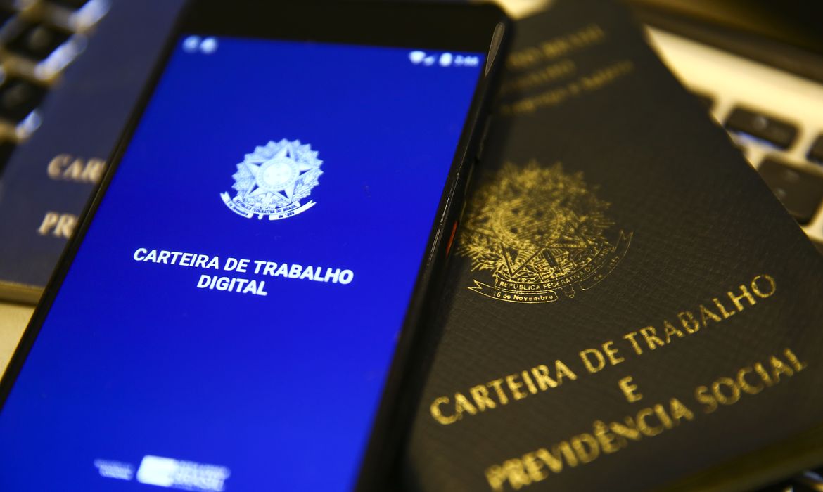 Encurtar jornada de trabalho pode encurtar empregos e produtividade, avisa estudo