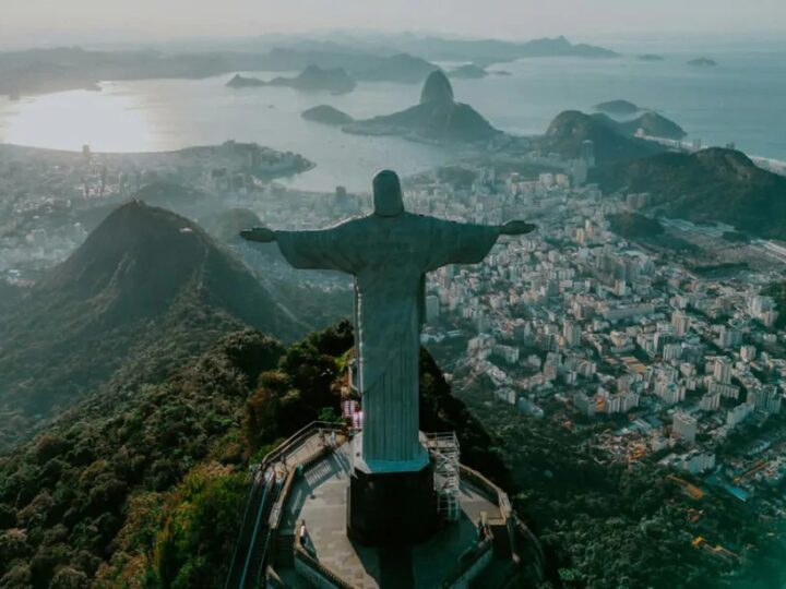 Sobrevoo Virtual: A Maravilha do Rio de Janeiro Vista do Céu!