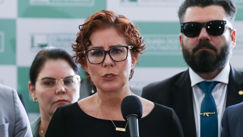 Deputada Carla Zambelli é presa pela polícia na Itália