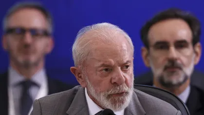 Lula manifesta apoio a ministros do STF após revogação de vistos pelos EUA e critica medida como arbitrária
