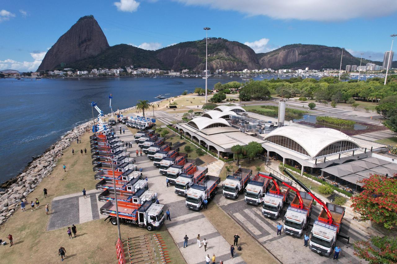 Prefeitura do Rio entrega nova frota da Comlurb para manejo de árvores