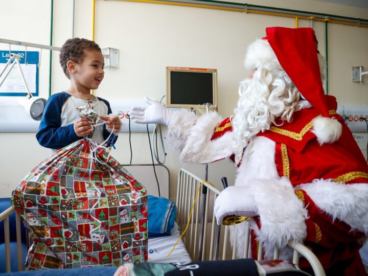 Papai Noel da Prefeitura do Rio inicia ‘Maratona de Natal’ em hospitais
