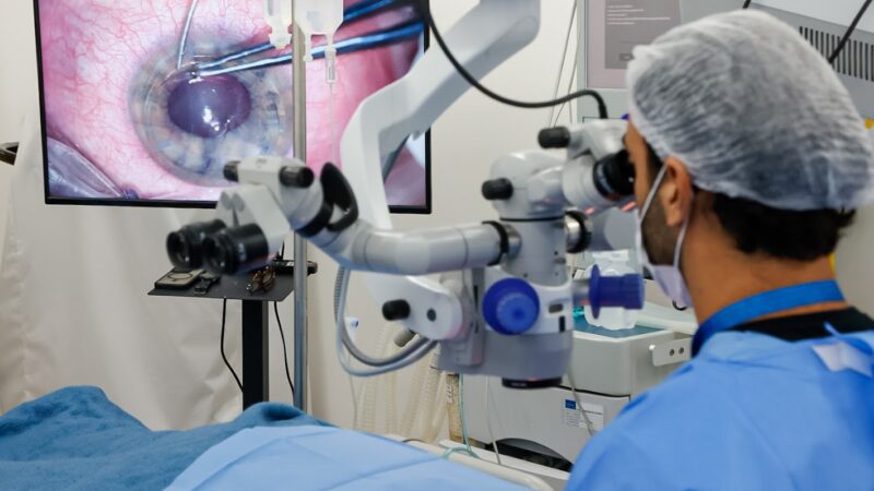 Primeiro transplante de córnea é realizado no Centro Carioca do Olho