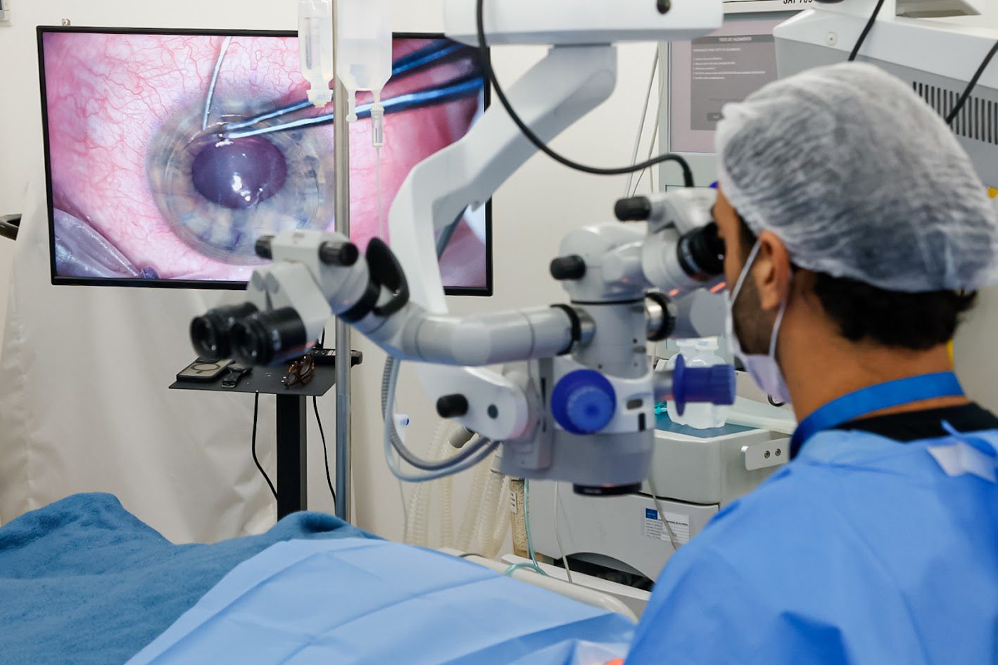 Primeiro transplante de córnea é realizado no Centro Carioca do Olho