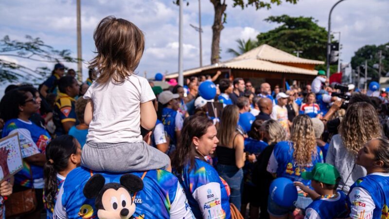 Prefeitura participa de caminhada pela conscientização do autismo na Ilha do Governador