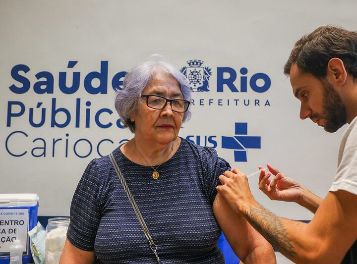 Rio inicia nova etapa da vacinação contra covid-19 para idosos e gestantes
