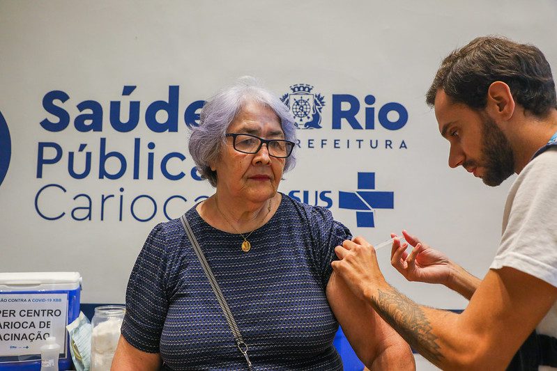 Rio inicia nova etapa da vacinação contra covid-19 para idosos e gestantes