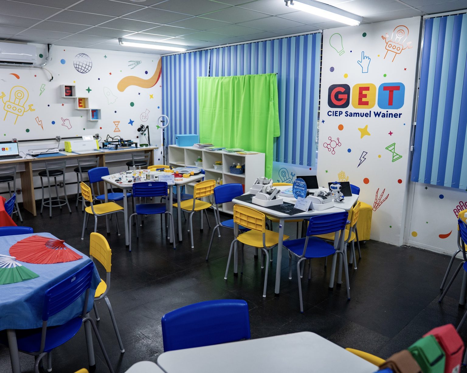 Prefeitura inaugura escola tecnológica bilíngue na Zona Norte carioca