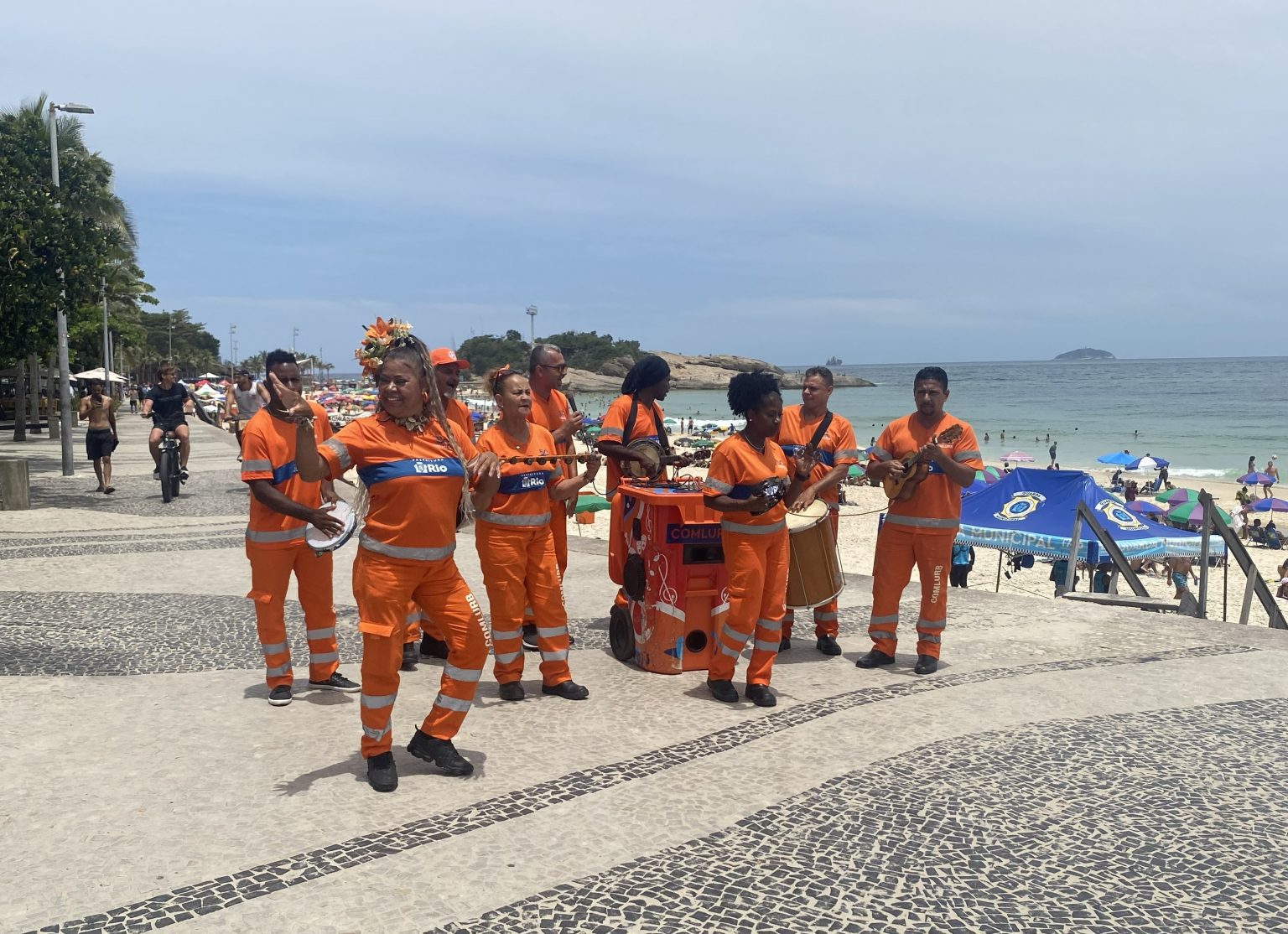 Comlurb realiza ação educativa em celebração ao Dia Mundial da Reciclagem