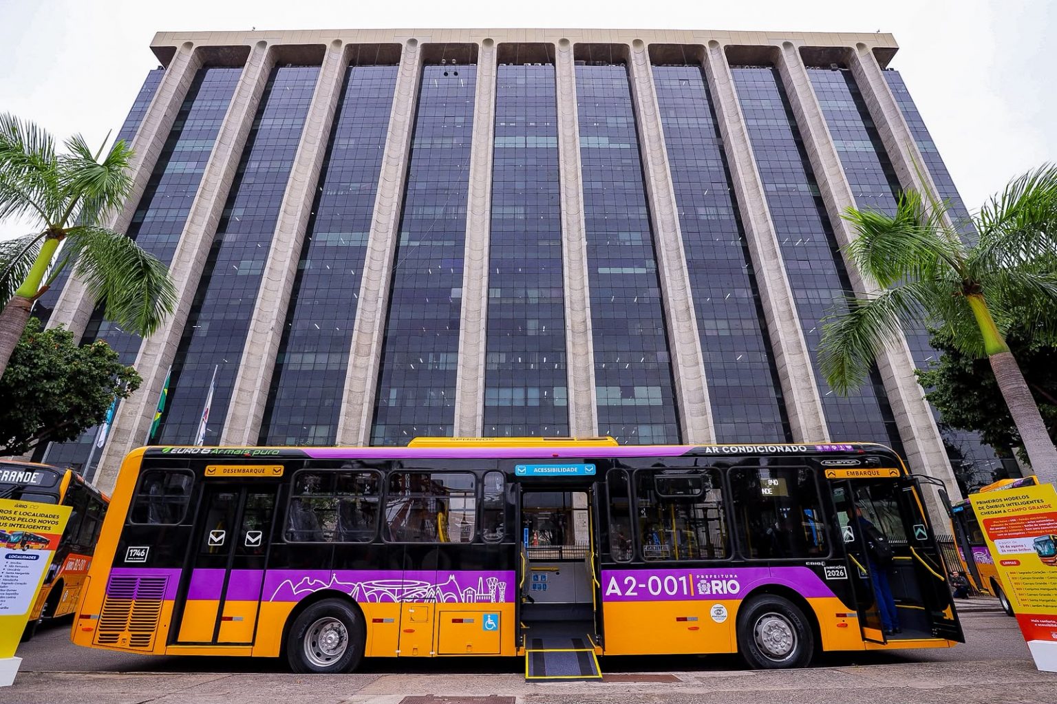 Prefeitura apresenta novos ônibus do Sistema RIO que começam a circular na Zona Oeste