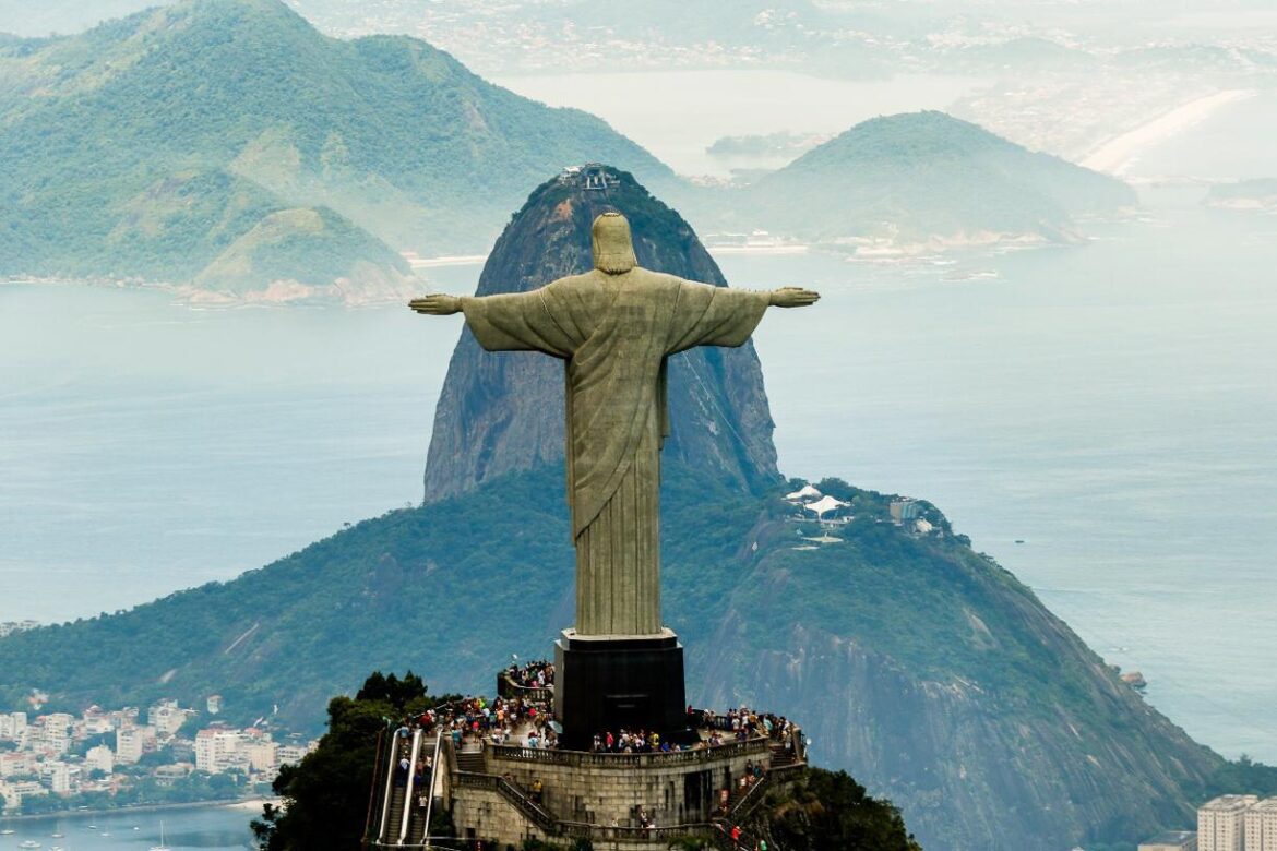 Descubra o Corcovado: Uma Jornada Inesquecível até o Coração do Rio de Janeiro