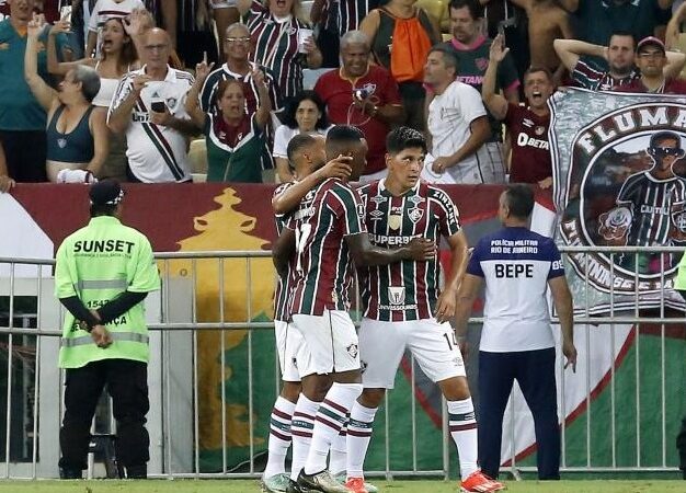 Flu vence e assume liderança do Grupo A da Libertadores