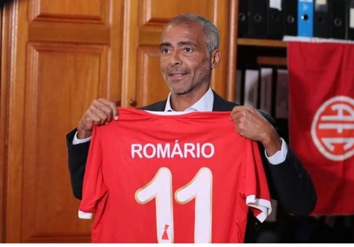 Romário é inscrito para jogar pelo America na A2