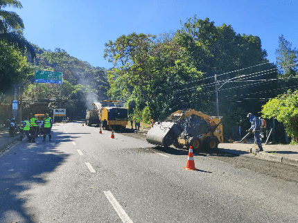 Melhorias na Autoestrada Grajaú-Jacarepaguá com o Programa Asfalto Liso