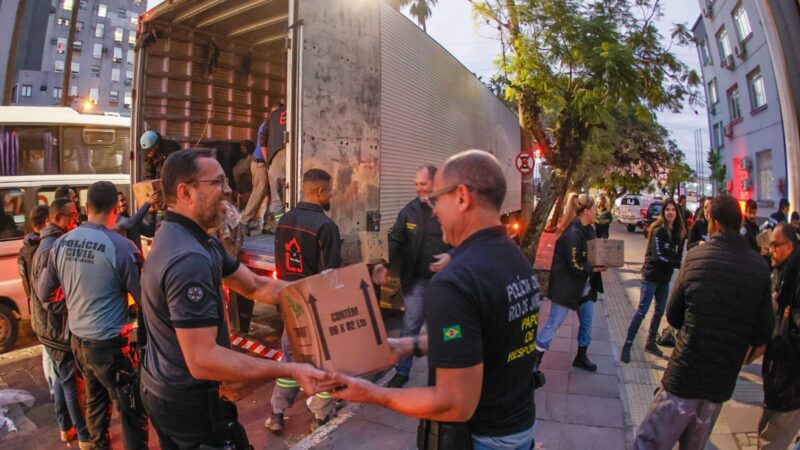 Solidariedade em Ação: Polícia Civil do Rio Grande do Sul Entrega Doações para Vítimas da Chuva