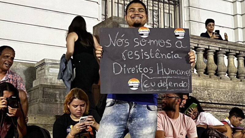 Grupo celebra Dia Mundial do Orgulho LGBTQIA+ na Cinelândia