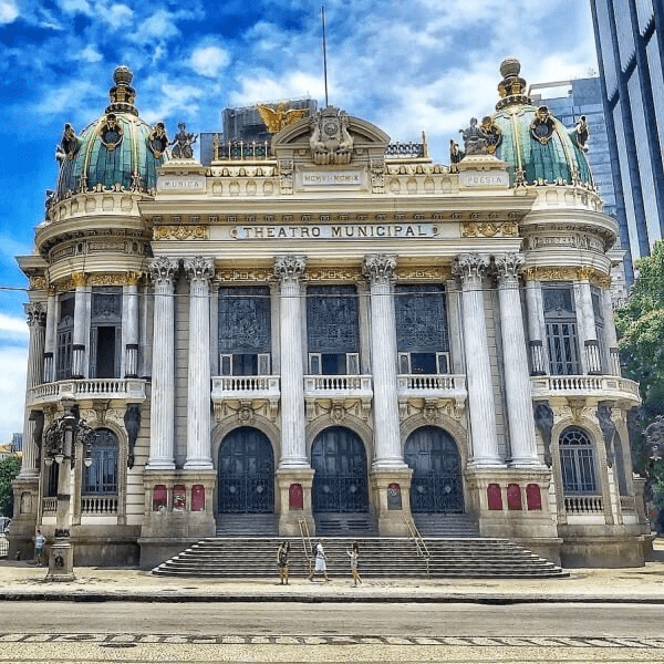 Theatro Municipal celebra 115 anos com programação gratuita neste domingo