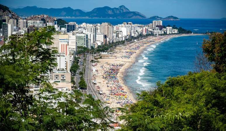 Fenômeno das Águas Cristalinas Transforma Paisagem Carioca