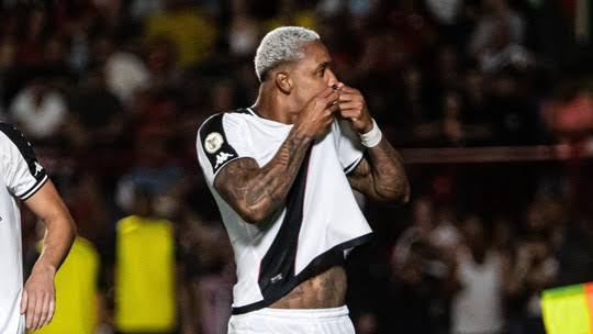 Vasco Emplaca Quarta Vitória Consecutiva e Apressa Crise do Atlético-GO no Brasileirão