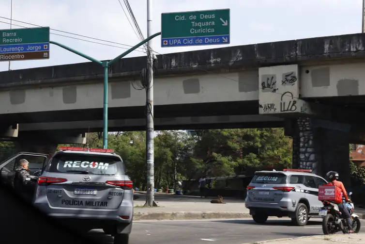 Demolição de Imóveis na Cidade de Deus Provoca Revolta e Confrontos