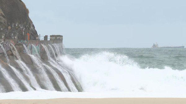 Ressaca no RJ: Idoso Morre Após Ser Levado pelo Mar