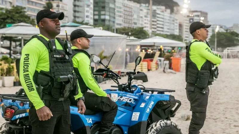 Início da Operação Verão contará com mais de mil policiais; agentes seguem novas diretrizes para lidar com menores nas praias.