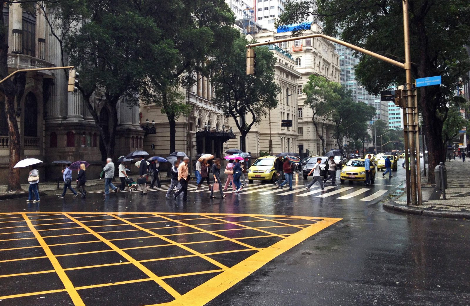 A expectativa é de que a chuva no Rio de Janeiro permaneça até segunda-feira