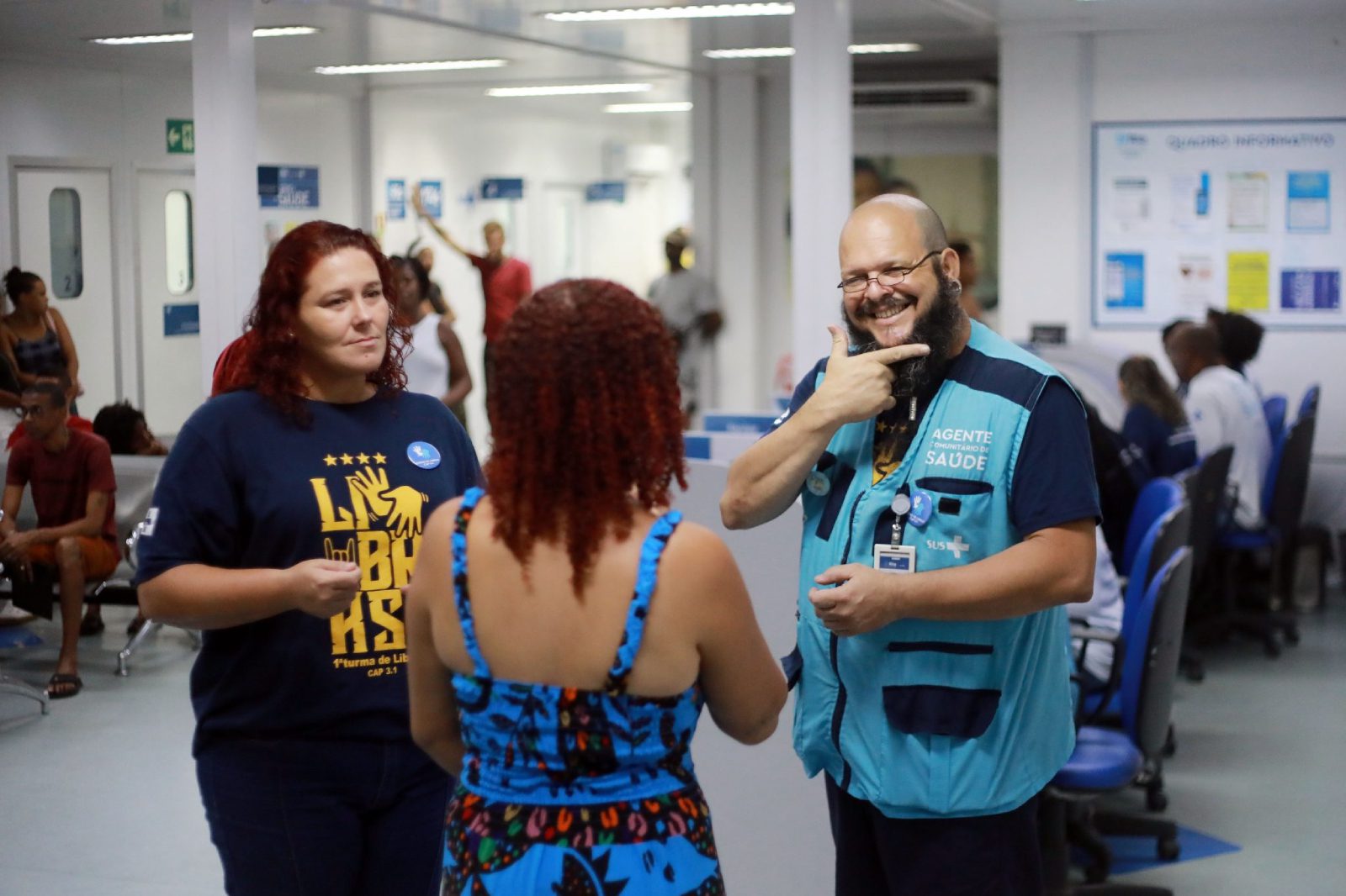 Profissionais da área da saúde agora estão sendo capacitados na linguagem de sinais