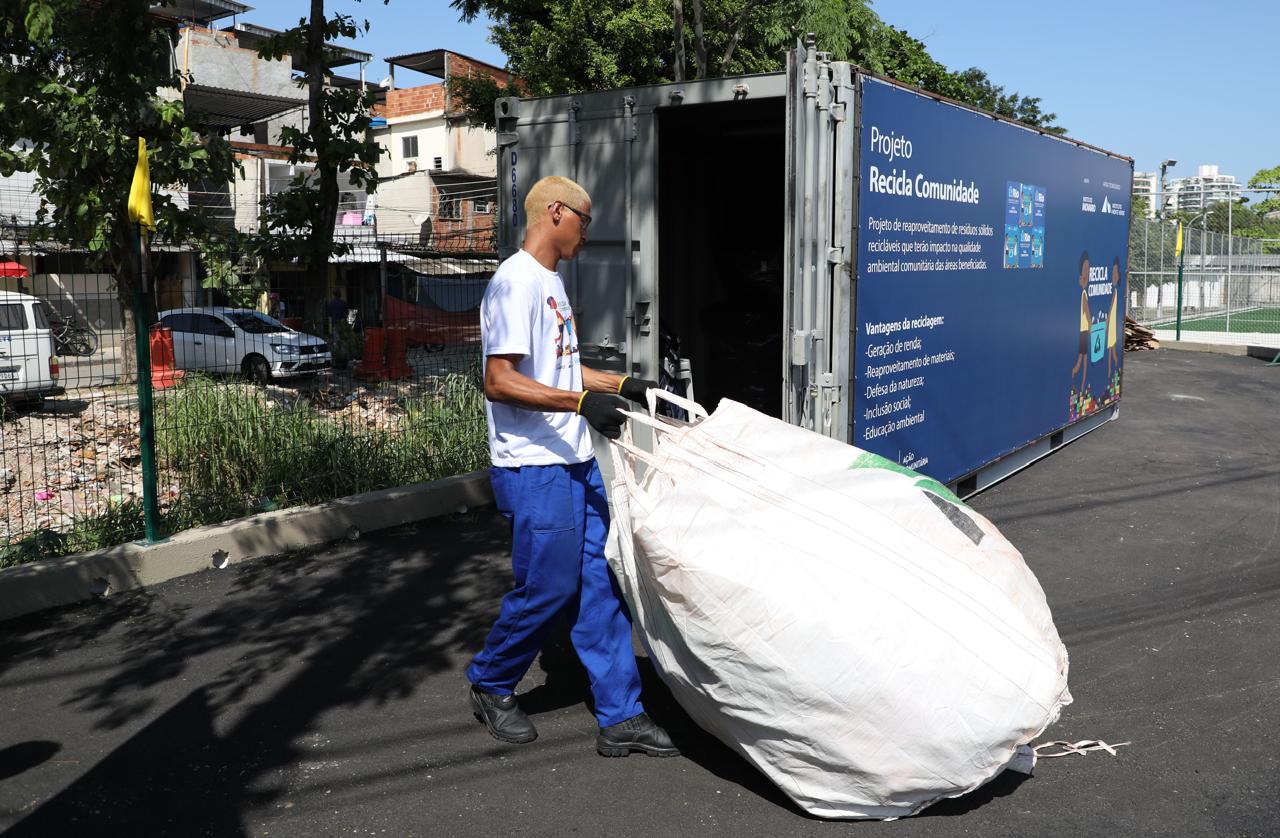 A Prefeitura do RJ apresentou o Projeto Recicla Comunidade no G20 Social