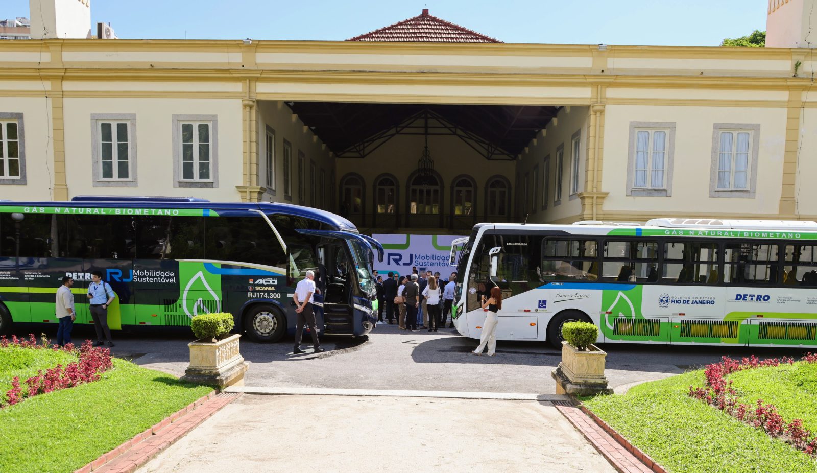 O governo estadual irá implantar ônibus movidos a gás natural e biometano nas linhas intermunicipais do projeto-piloto RJ Mobilidade Sustentável