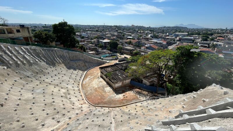 Obra de contenção de encostas em Belford Roxo é concluída pelo Governo do Estado