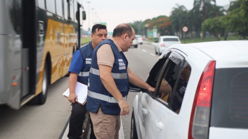 Cobrança ilegal de taxa de ar-condicionado em carros de aplicativos é alvo de ação do Governo do Estado