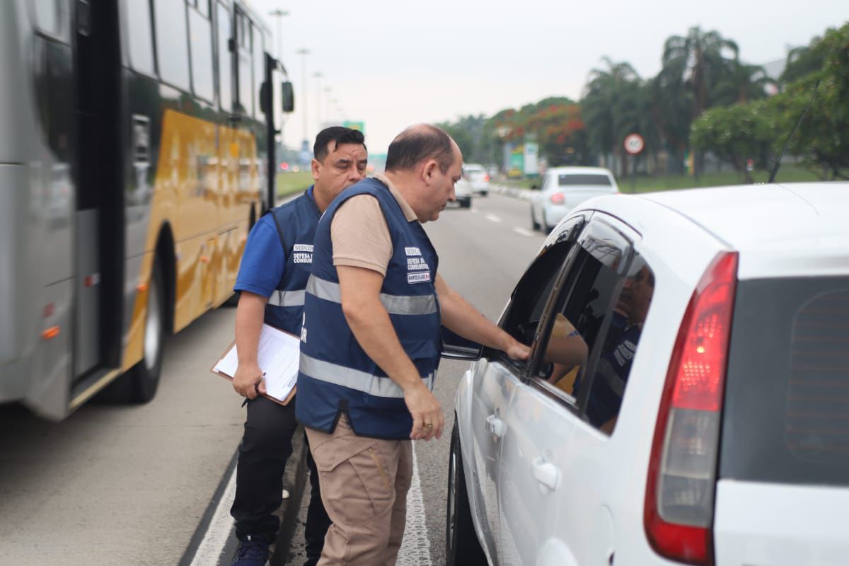 Cobrança ilegal de taxa de ar-condicionado em carros de aplicativos é alvo de ação do Governo do Estado