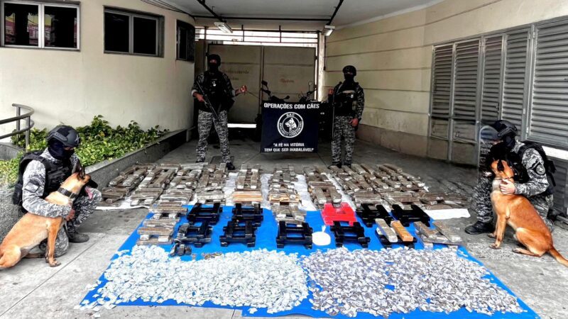 Polícia Militar apreende cerca de 600 quilos de drogas em operação nas comunidades da Mangueira e Tuiuti