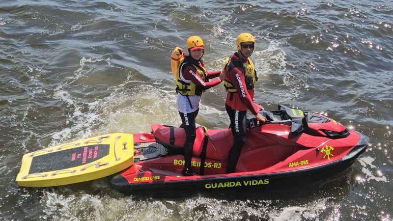 Operação Verão dos Bombeiros já resgatou mais de seis mil pessoas em toda orla do estado