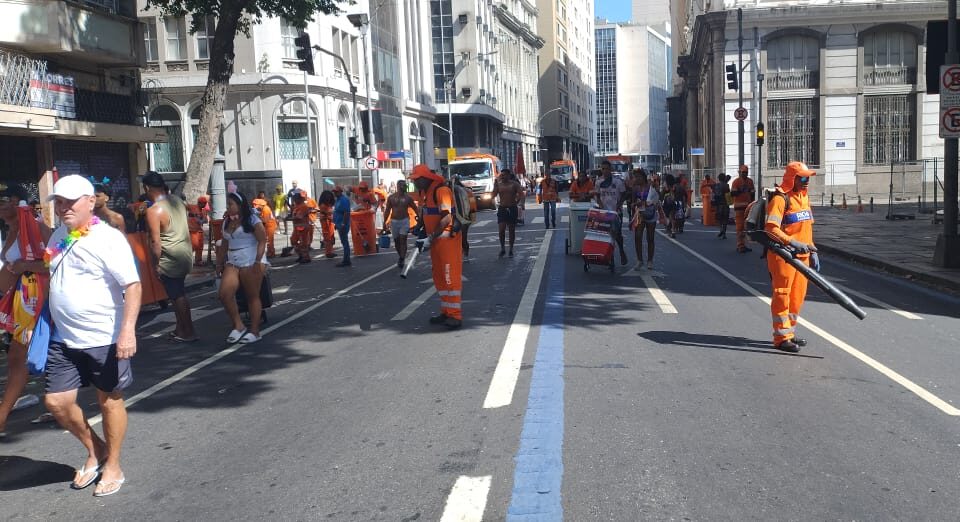 Comlurb recolheu 31 toneladas de resíduos no segundo fim de semana oficial de blocos de rua