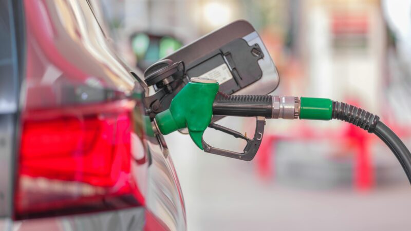 Para controlar preços, governo adia elevação da mistura de biodiesel no diesel.